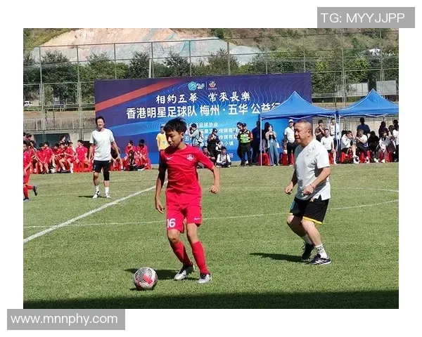 布朗30分莫布利19+11 凯尔特人20分大胜骑士